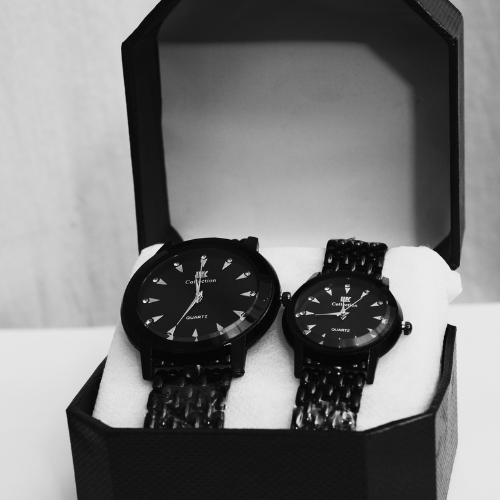 Premium  His & Her Couple Wrist Watch